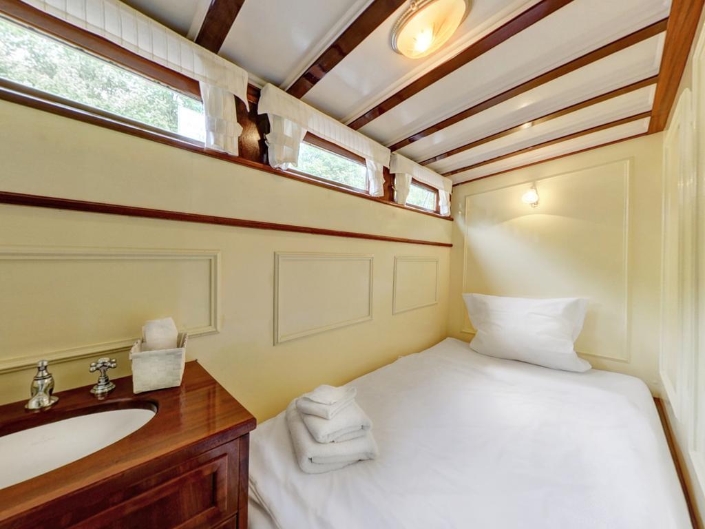 Hotelschiff Nedeva 3* BRE