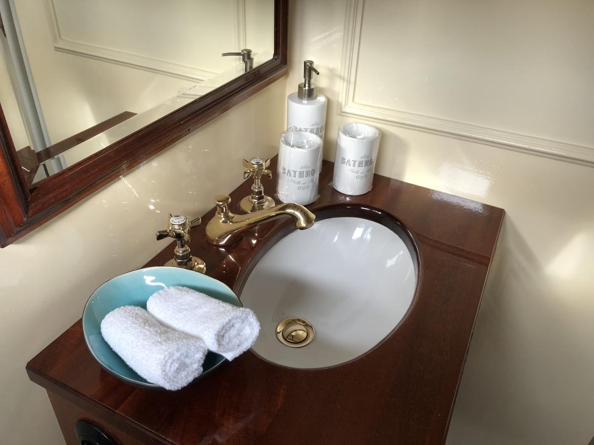 Hotelschiff Nedeva 3* BRE