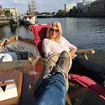 Hotelschiff Nedeva Bremen