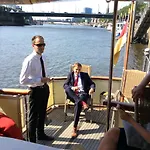Hotelschiff Nedeva Bremen