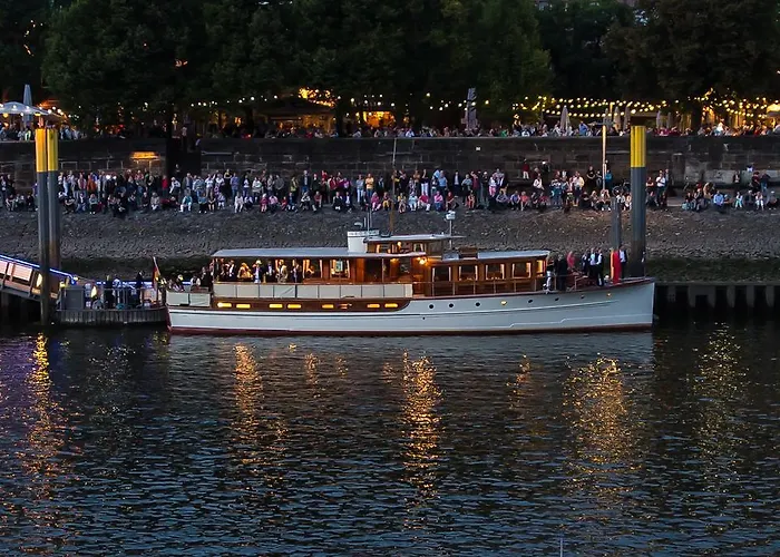 Hotelschiff Nedeva Bremen