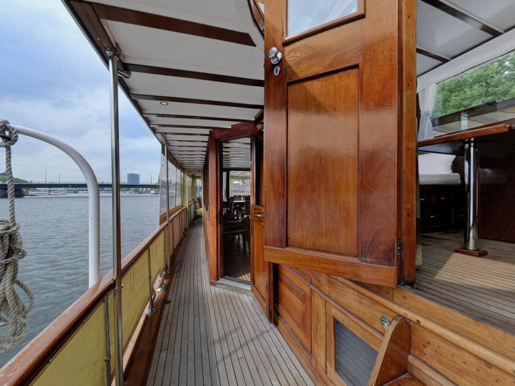Hotelschiff Nedeva