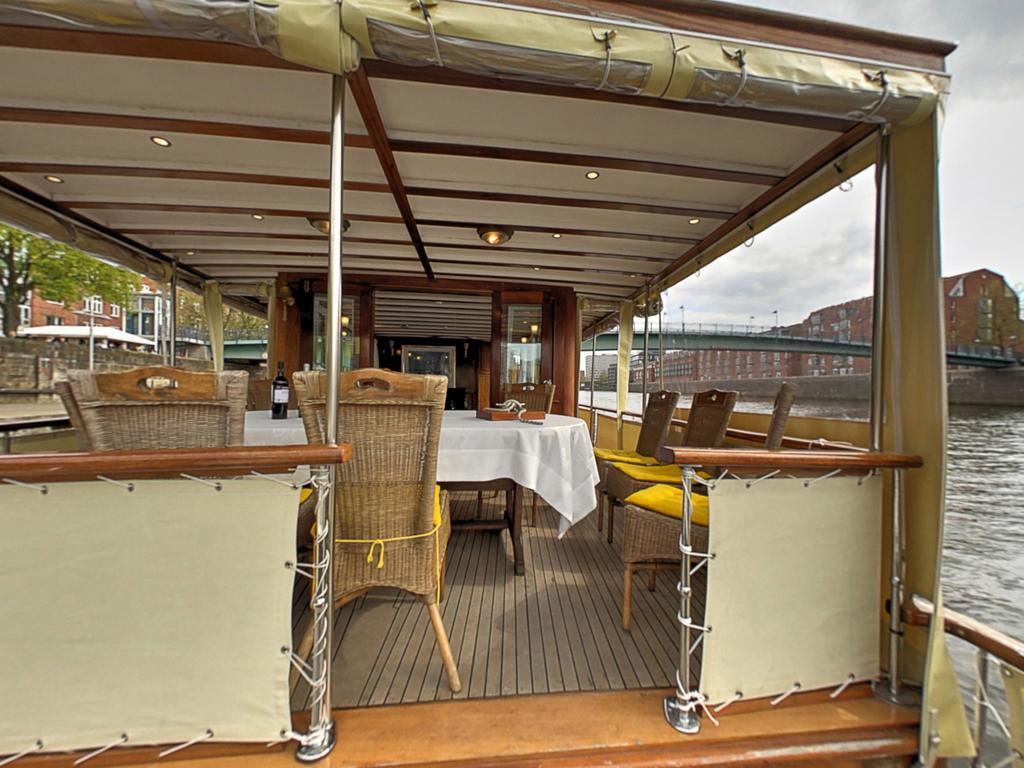 Hotelschiff Nedeva BRE