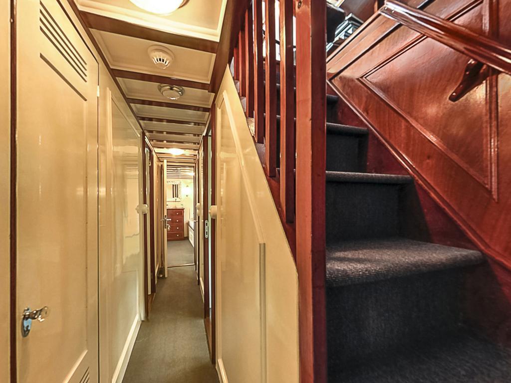 Hotelschiff Nedeva