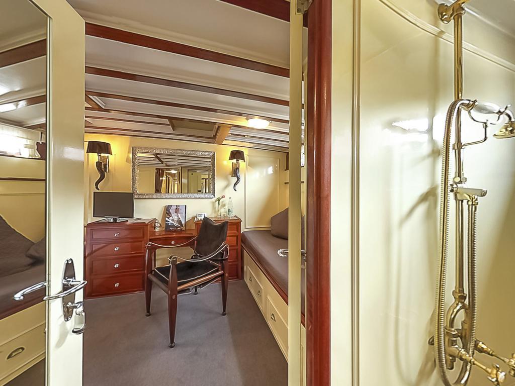 Hotelschiff Nedeva BRE