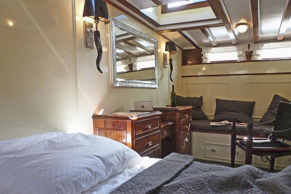 Hotelschiff Nedeva BRE