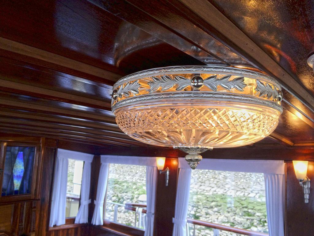 Hotelschiff Nedeva Botel