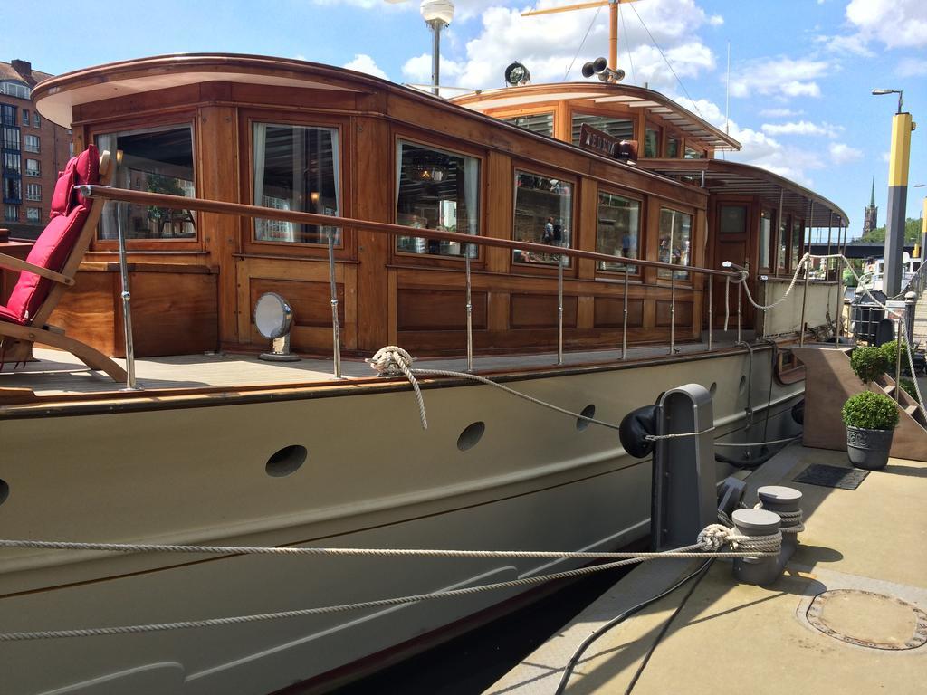 Hotelschiff Nedeva BRE