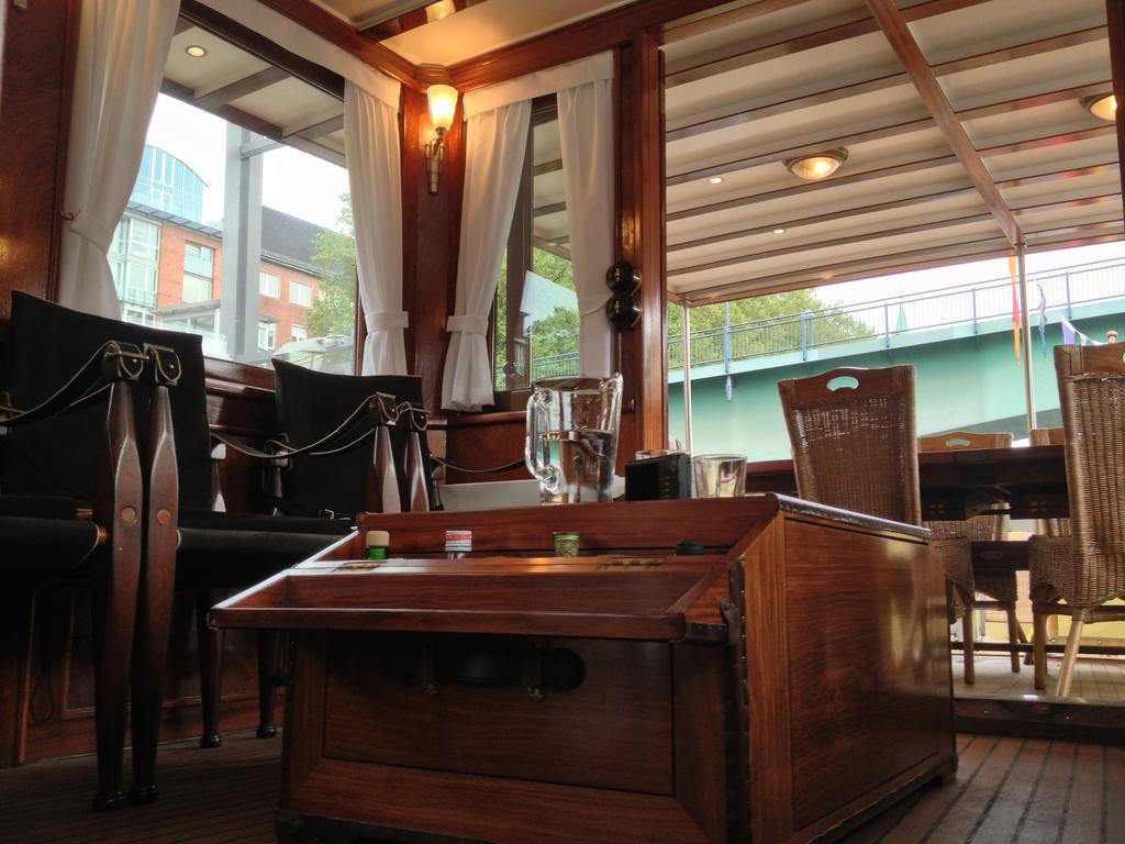 Hotelschiff Nedeva