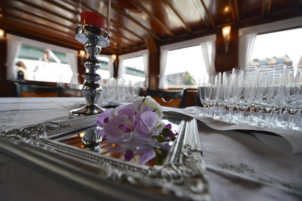 Botel Hotelschiff Nedeva BRE