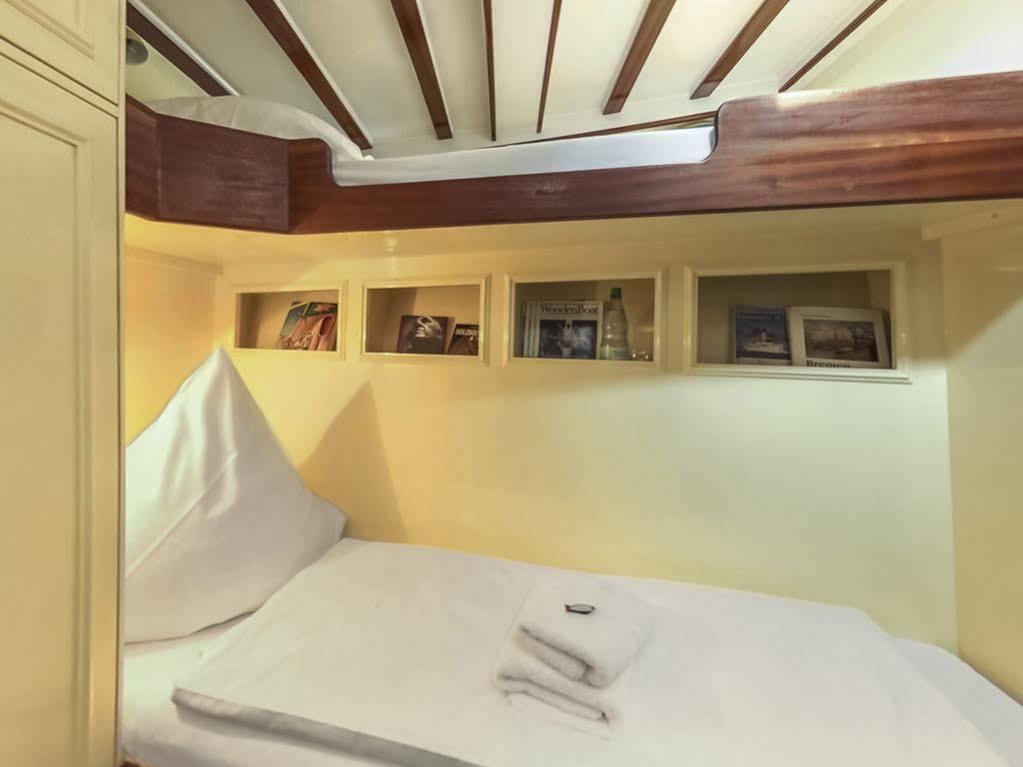 Hotelschiff Nedeva 3*