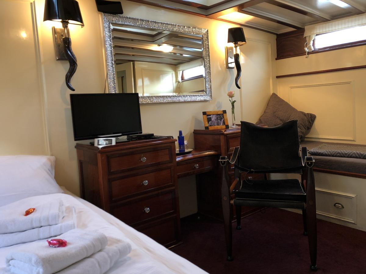 Botel Hotelschiff Nedeva 3*