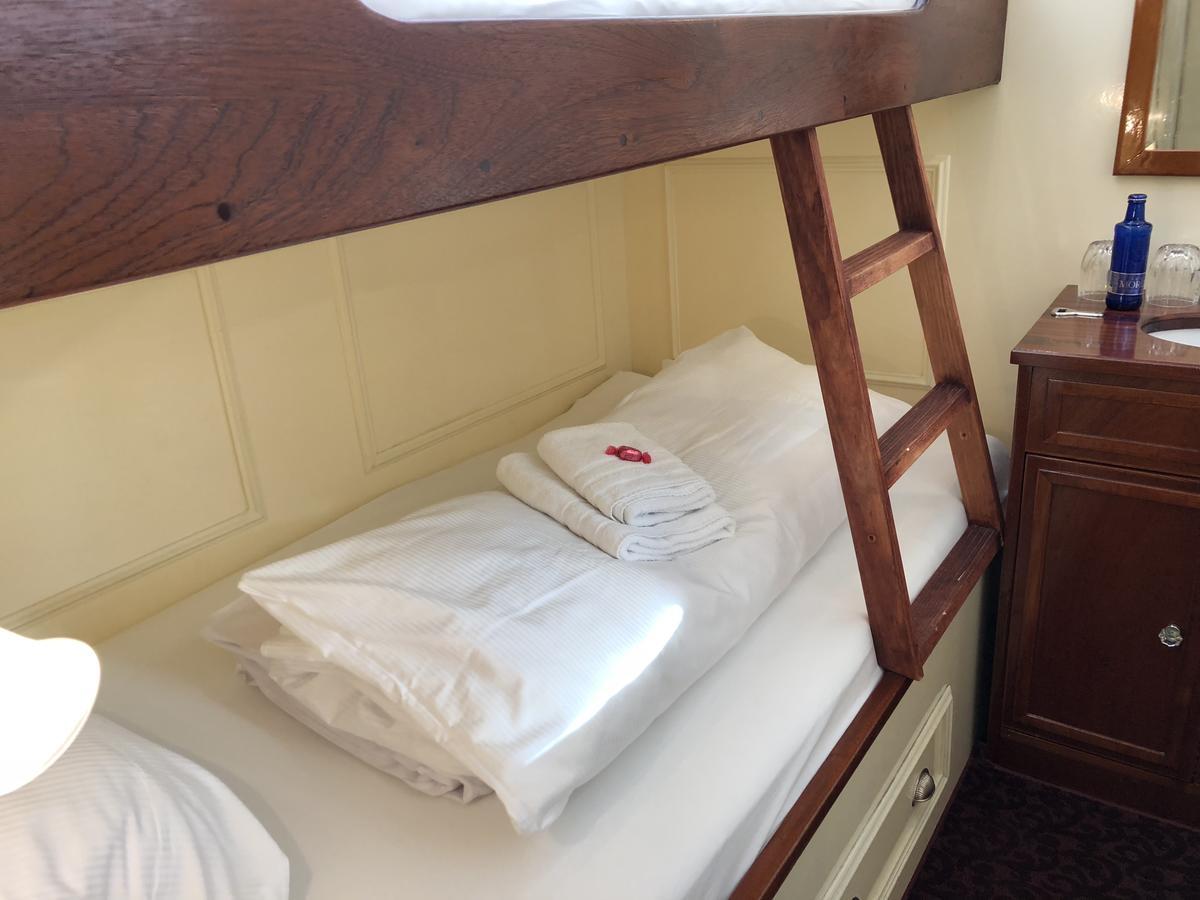 Hotelschiff Nedeva Botel