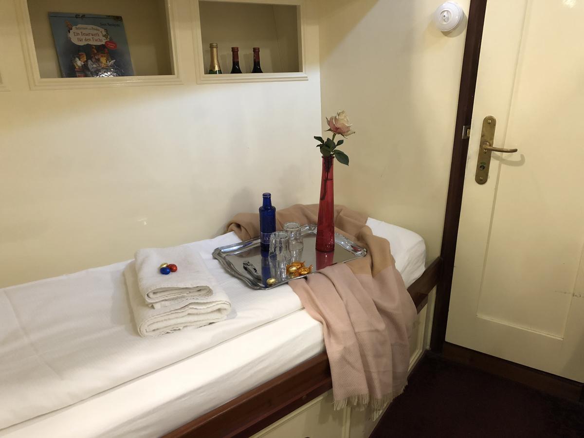 Botel Hotelschiff Nedeva