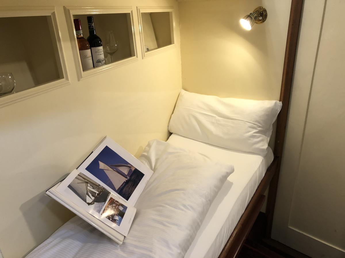 Hotelschiff Nedeva 3*