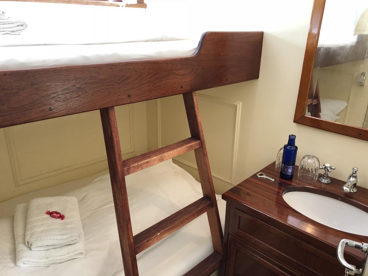 Botel Hotelschiff Nedeva BRE