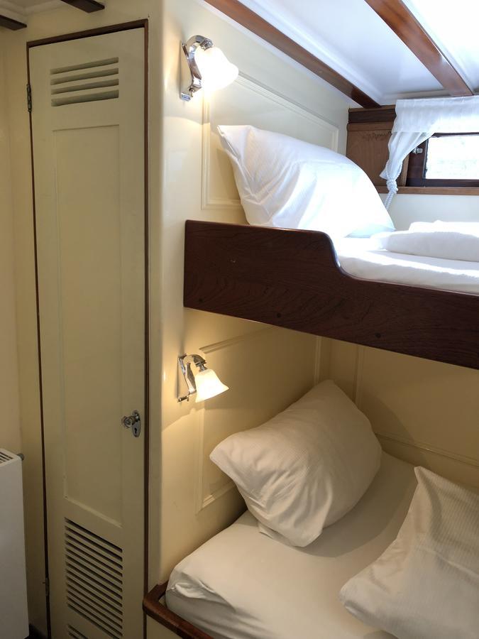 Hotelschiff Nedeva BRE