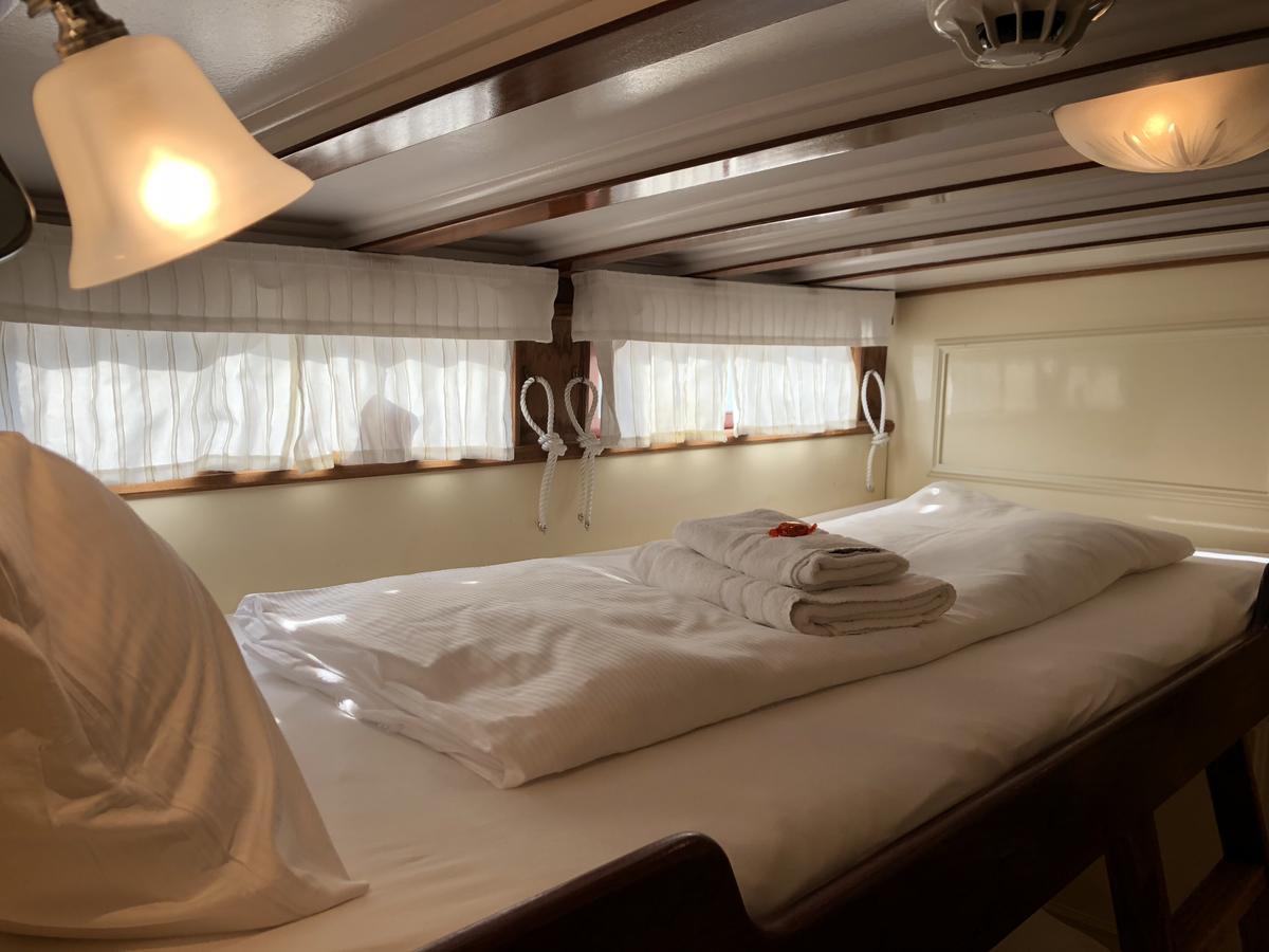 Botel Hotelschiff Nedeva BRE